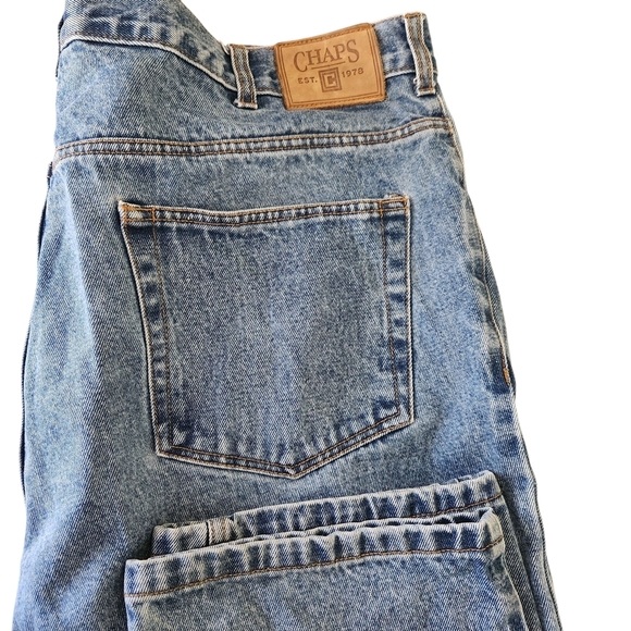 Chaps Men's Relaxed Fit Denim Jeans - Picture 3 of 6